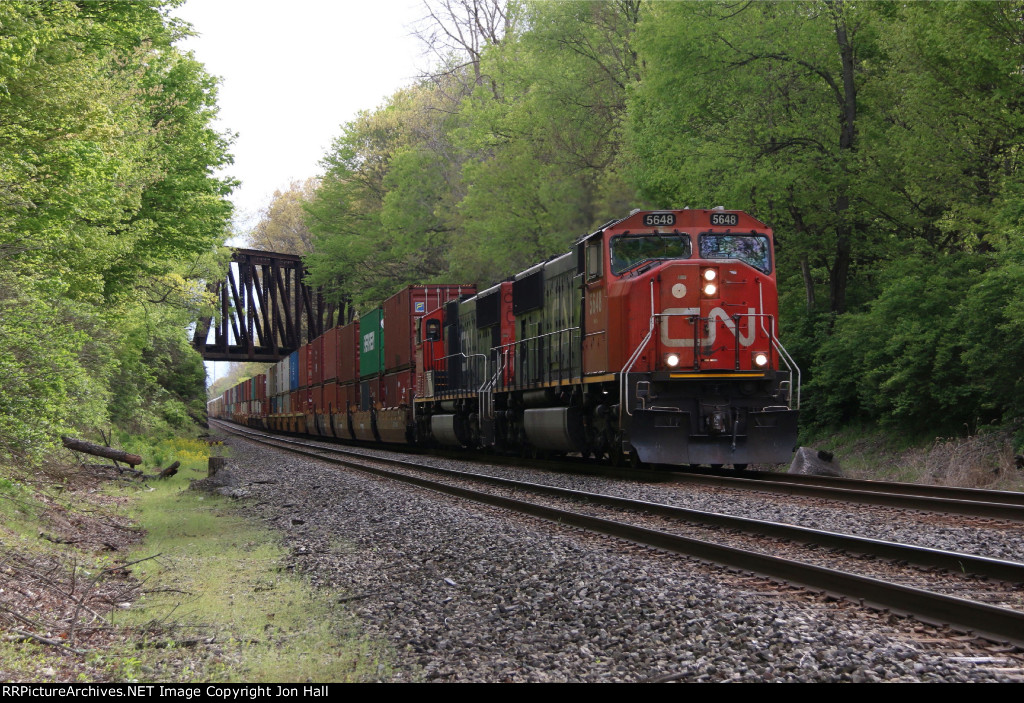 Q116 comes east under the old Wabash